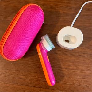 Clinique Sonic System Purifying Cleansing Brush